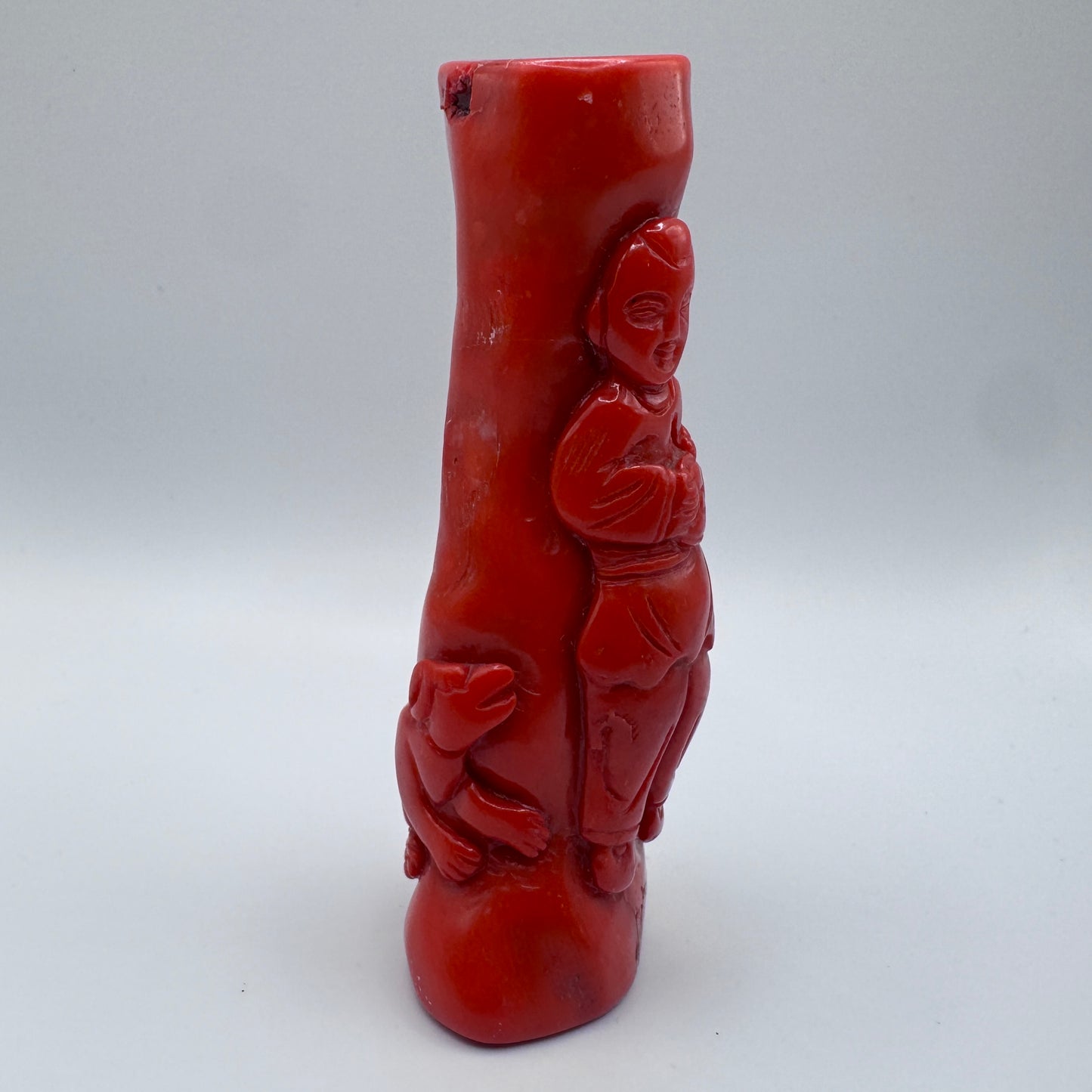 Sculpture chinoise ancienne en corail rouge  « l’enfant et son chien »