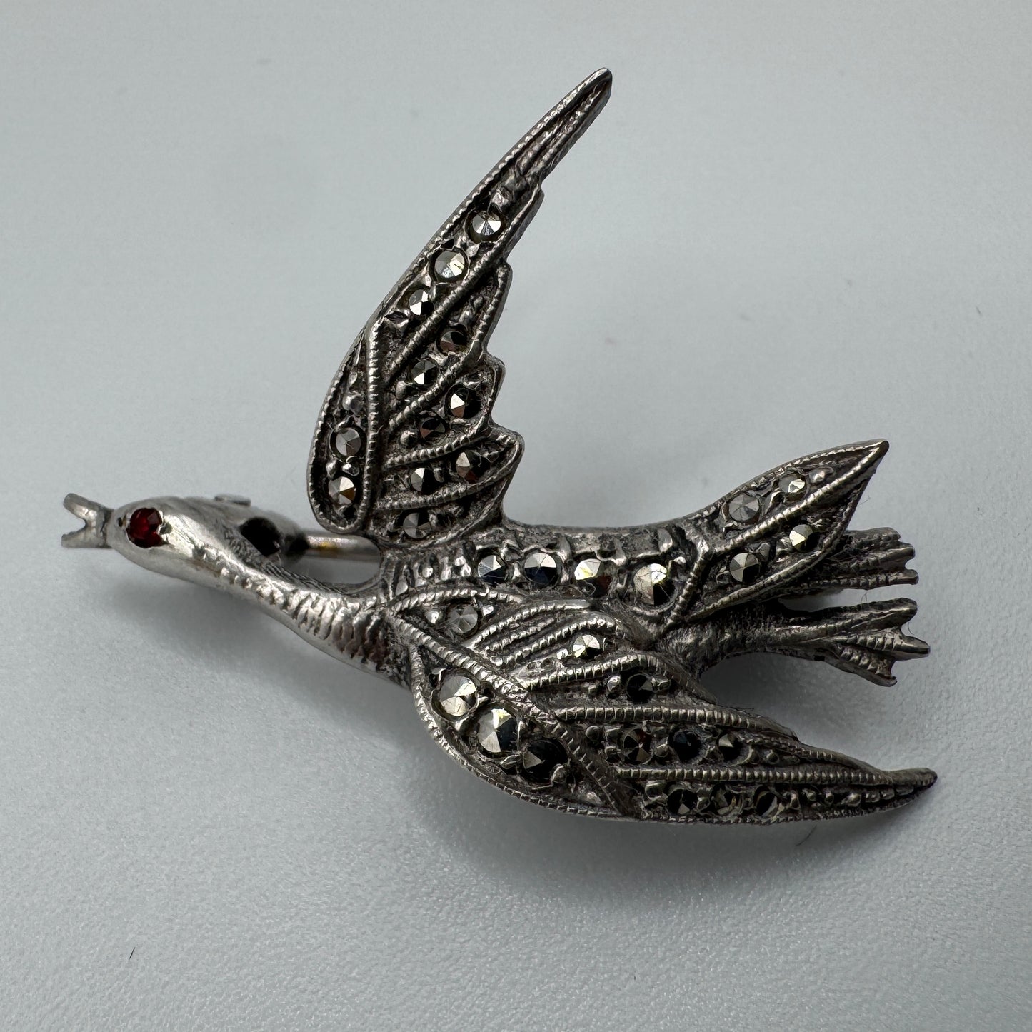 Broche ancienne « canard » argent massif et marcassites