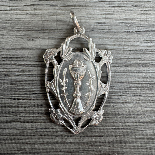 Médaille religieuse ancienne en argent « calice »