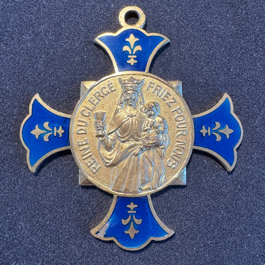 Médaille religieuse ancienne bronze émaillé « Reine du clergé priez pour nous »