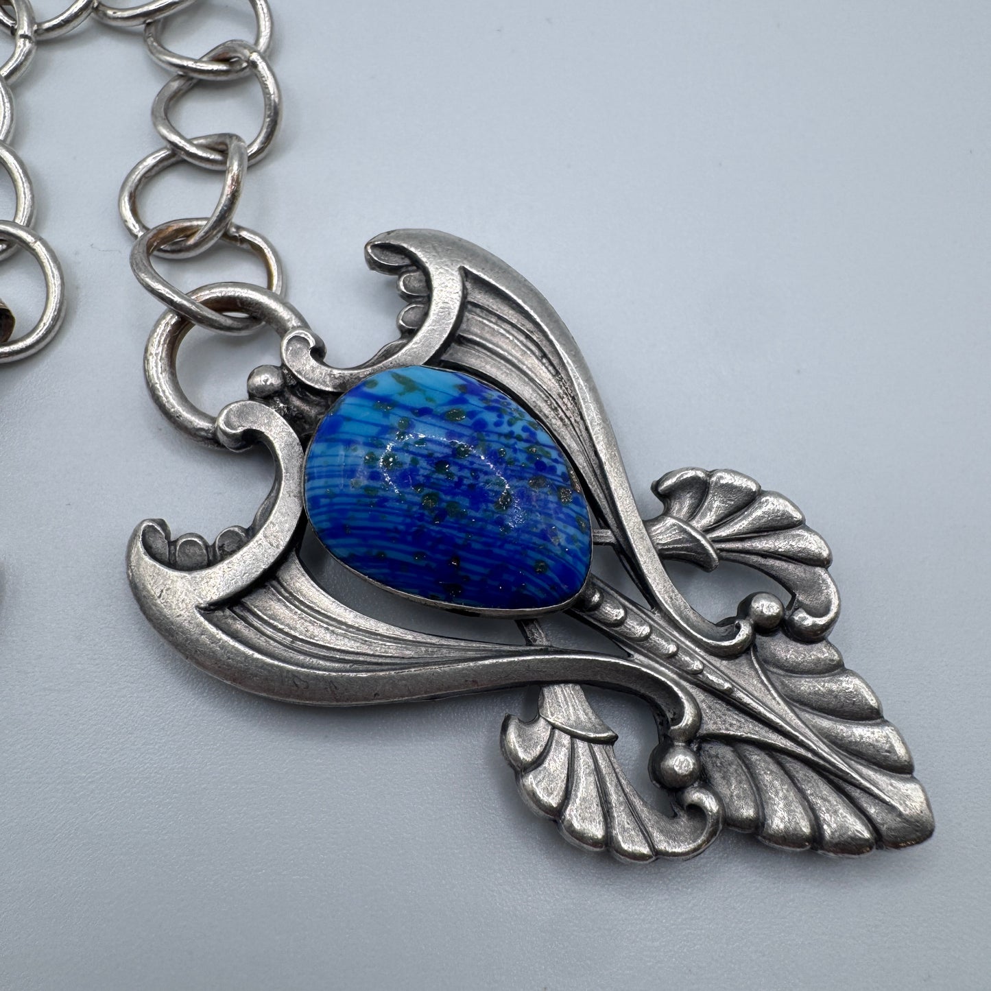 Boucle de ceinture ou vêtement Art Nouveau - pâte de verre et métal argenté