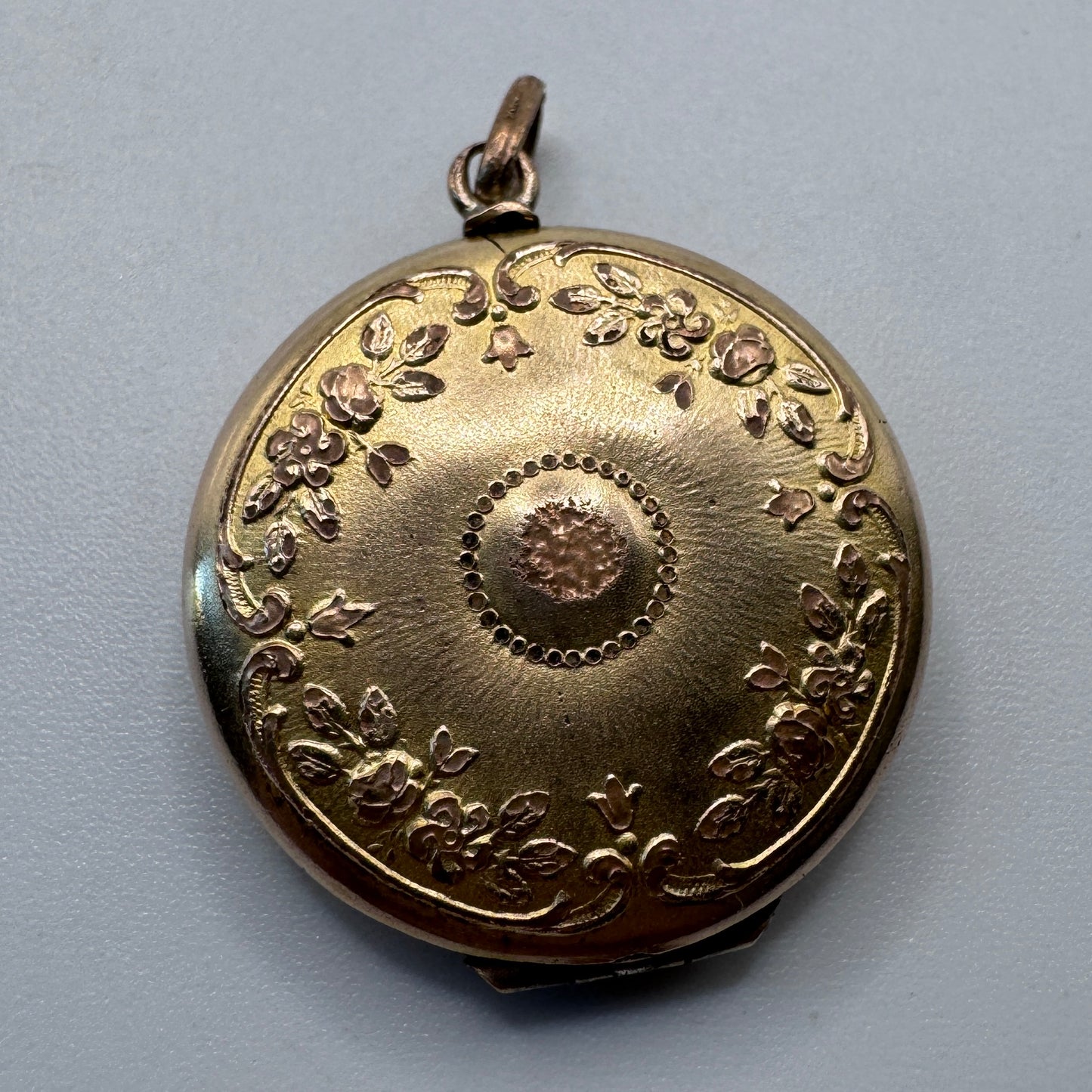 Pendentif ancien porte photo en plaqué or