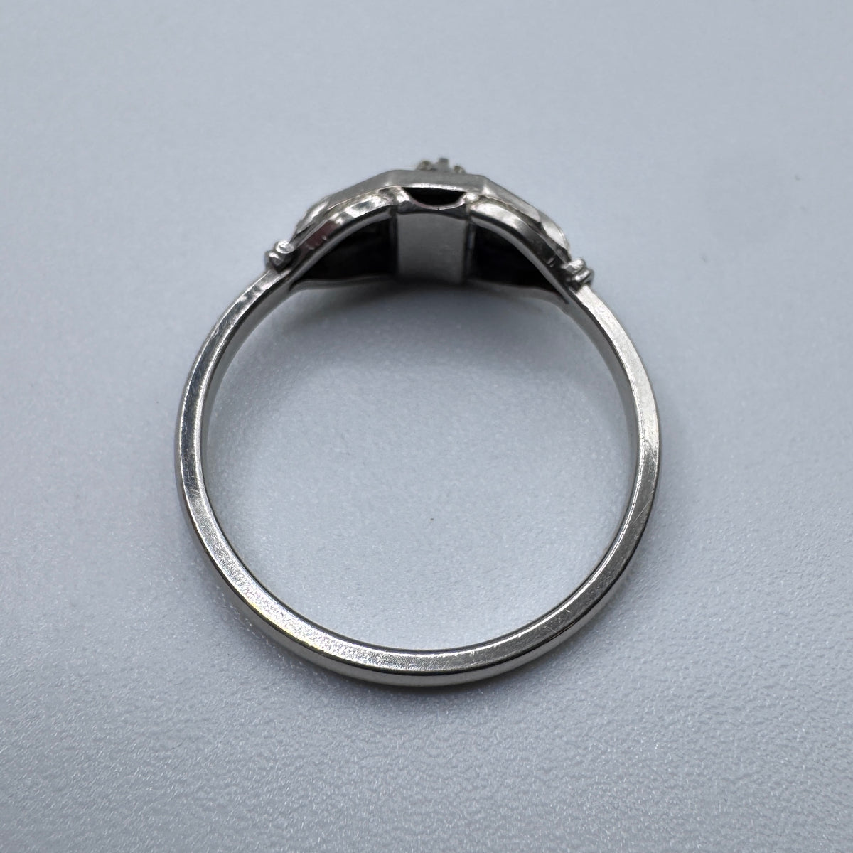 bague ancienne Art Deco en plaqué or blanc ORIA