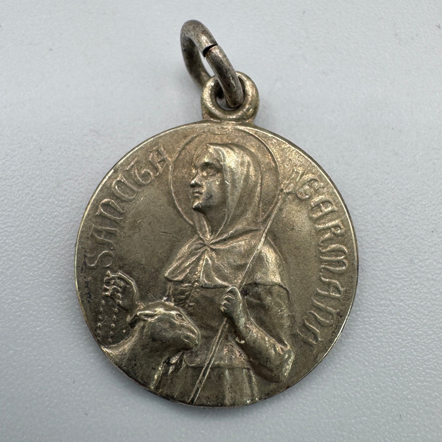 Médaille religieuse ancienne « Sainte Germaine »