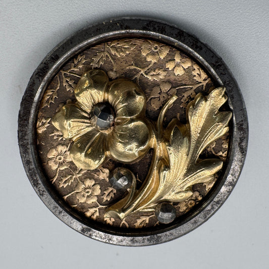 Bouton ancien vers 1900 - métal et bronze