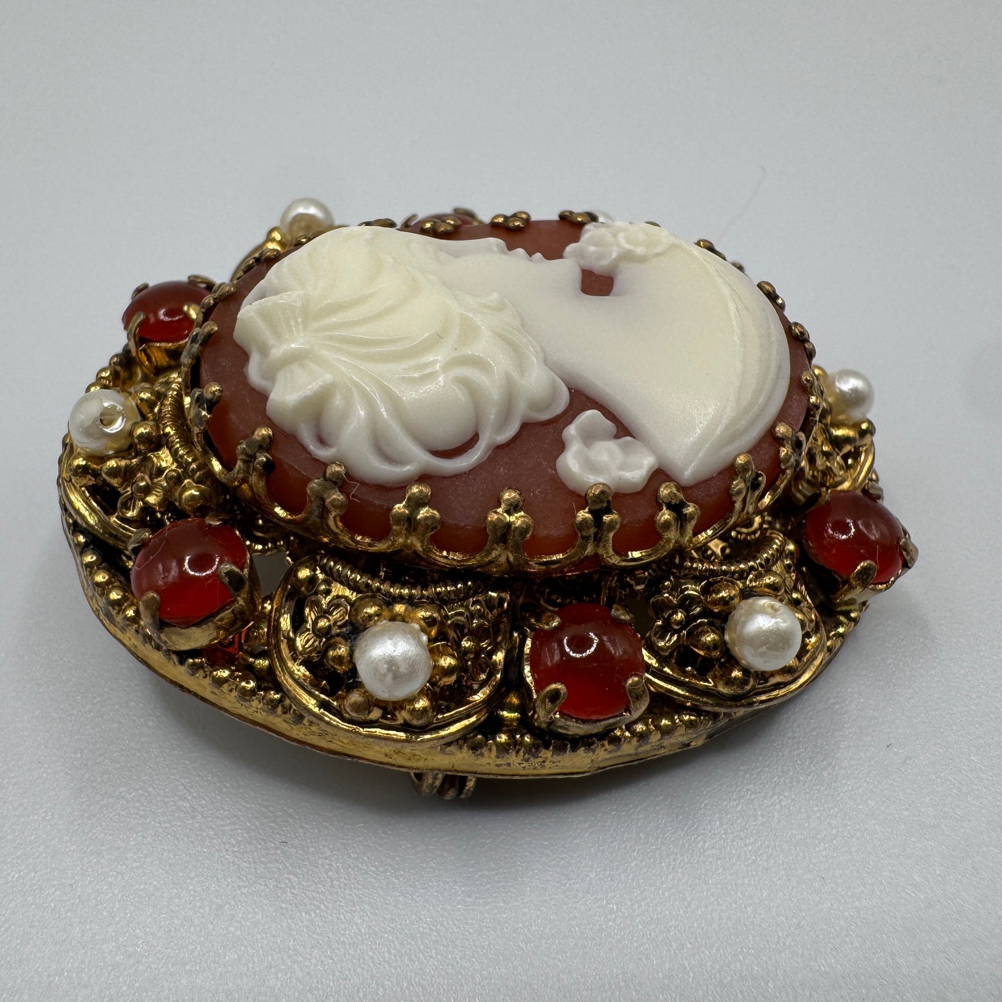 Broche vintage Camée en laiton