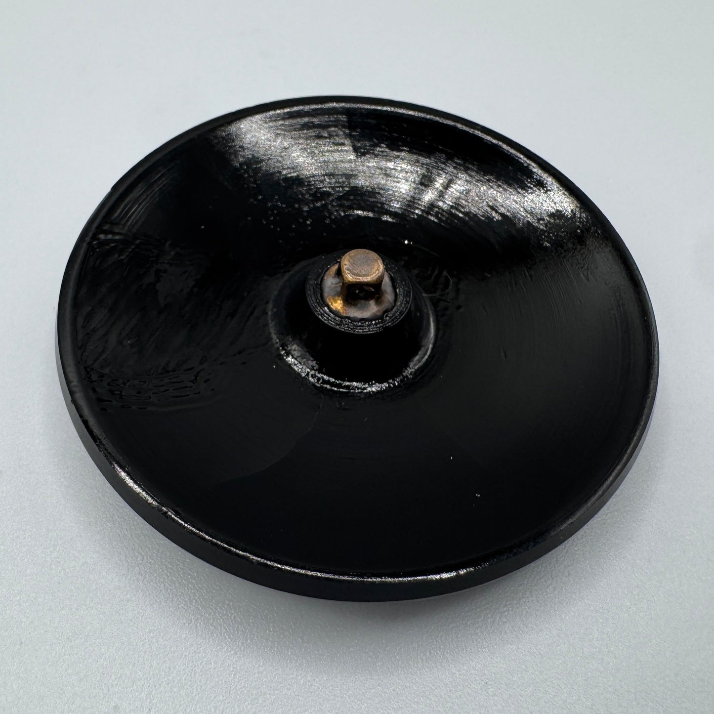 Grand Bouton ancien en verre moulé