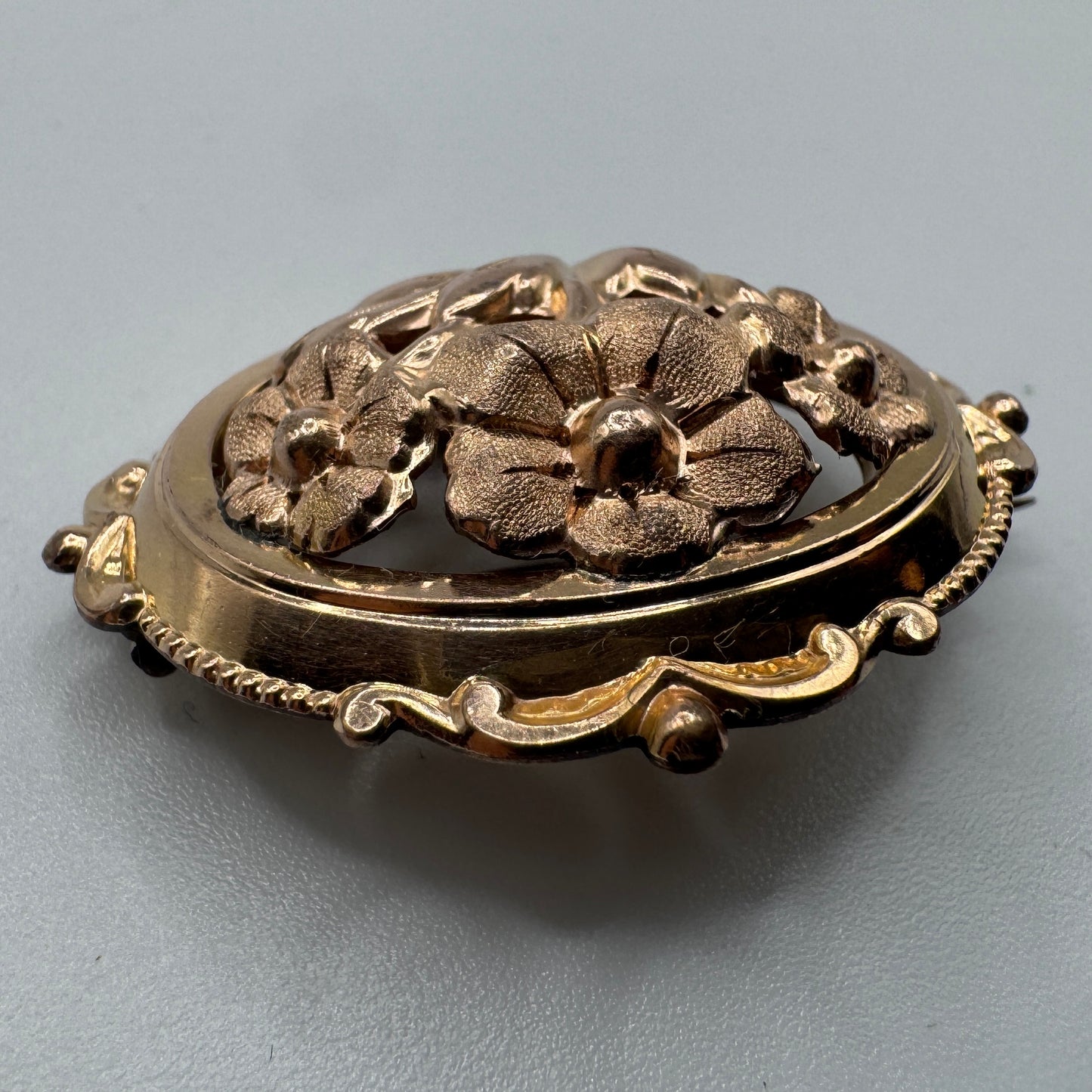 Broche ancienne en plaqué or - vers 1900