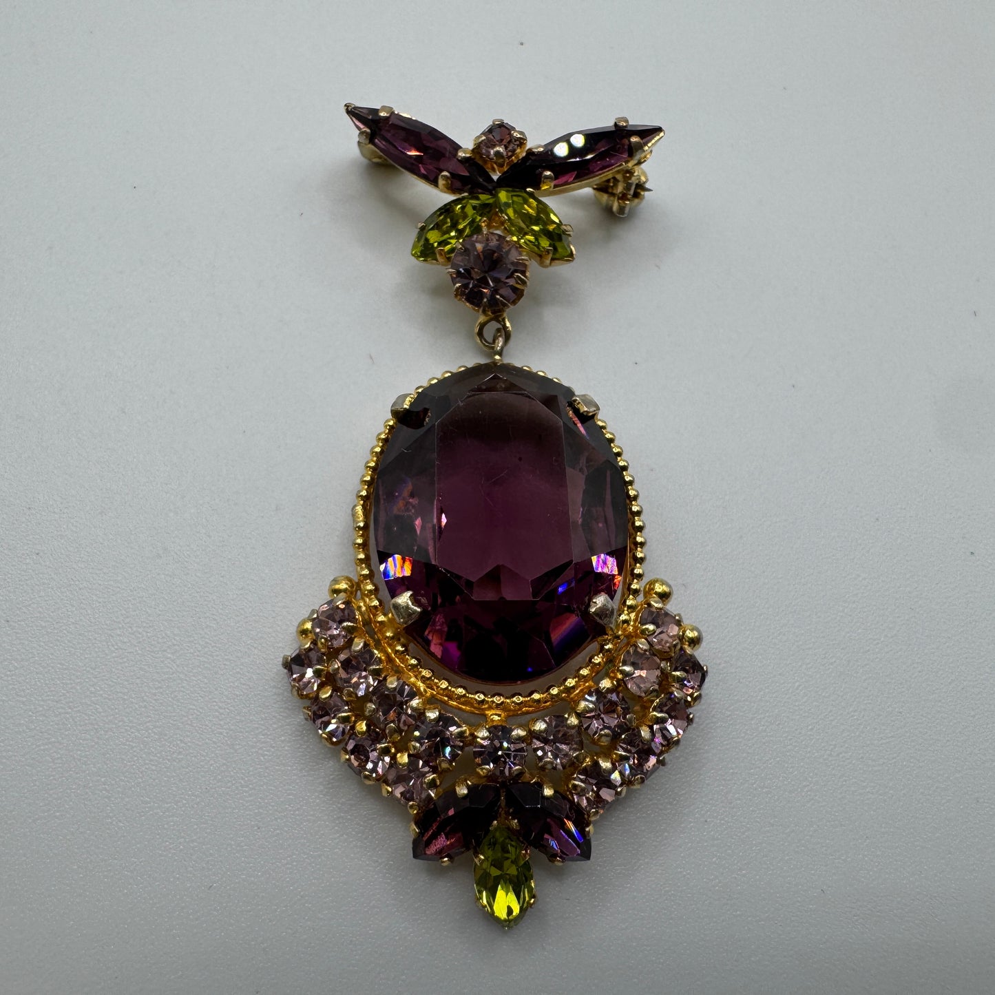 Broche ancienne Vintage - métal doré et verroterie