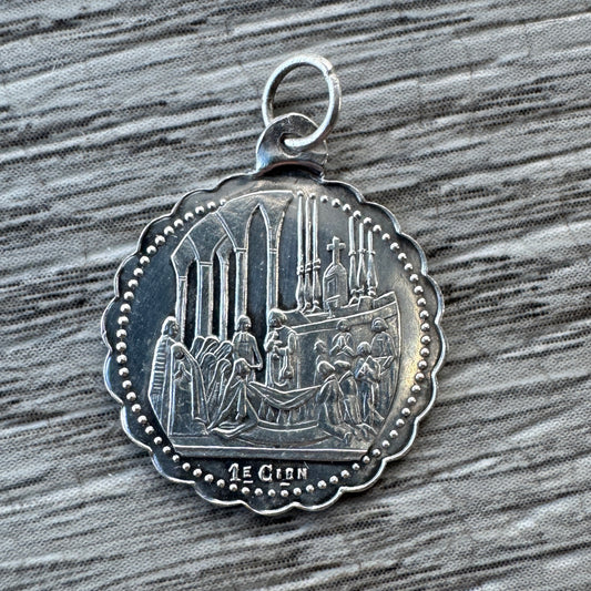 Médaille religieuse ancienne en argent « souvenir de communion »