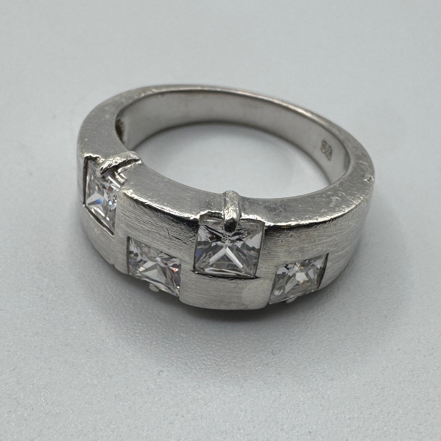 bague en argent et brillants