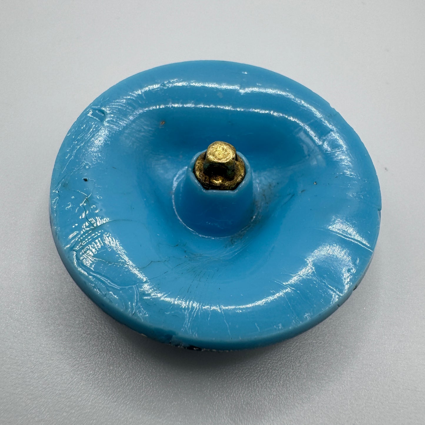 Grand Bouton ancien en pâte verre moulé XIXe