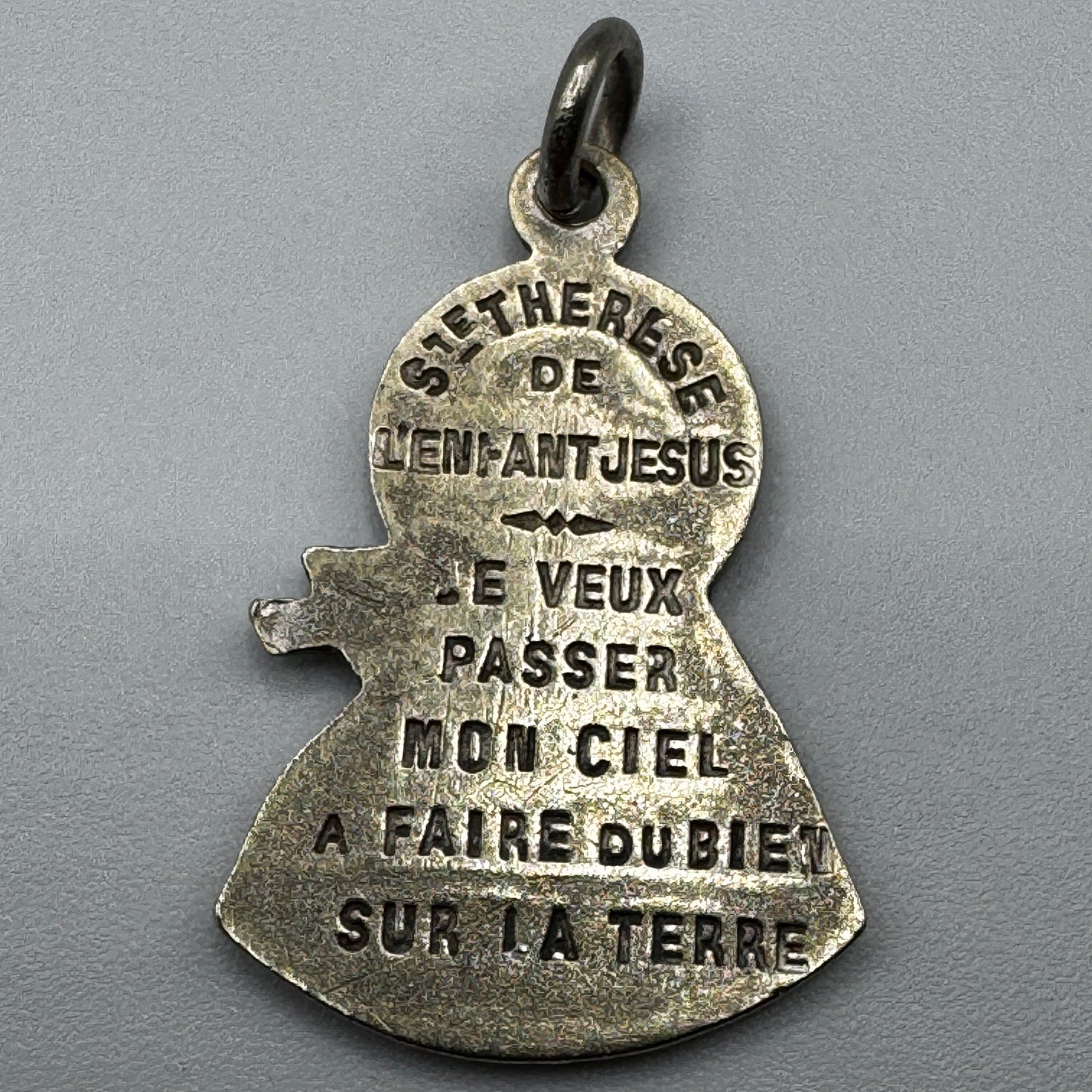 Médaille religieuse ancienne « Sainte Thérèse »