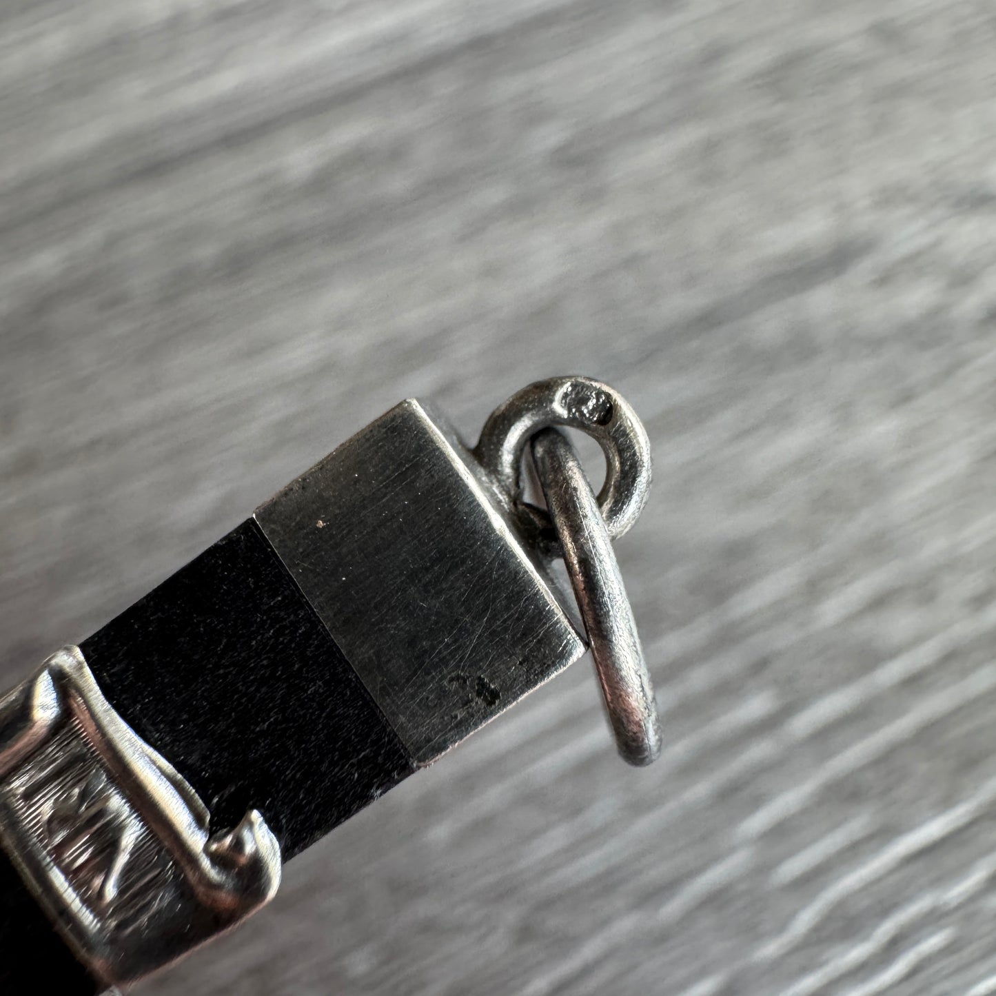 Crucifix ancien en Bois noirci et argent massif