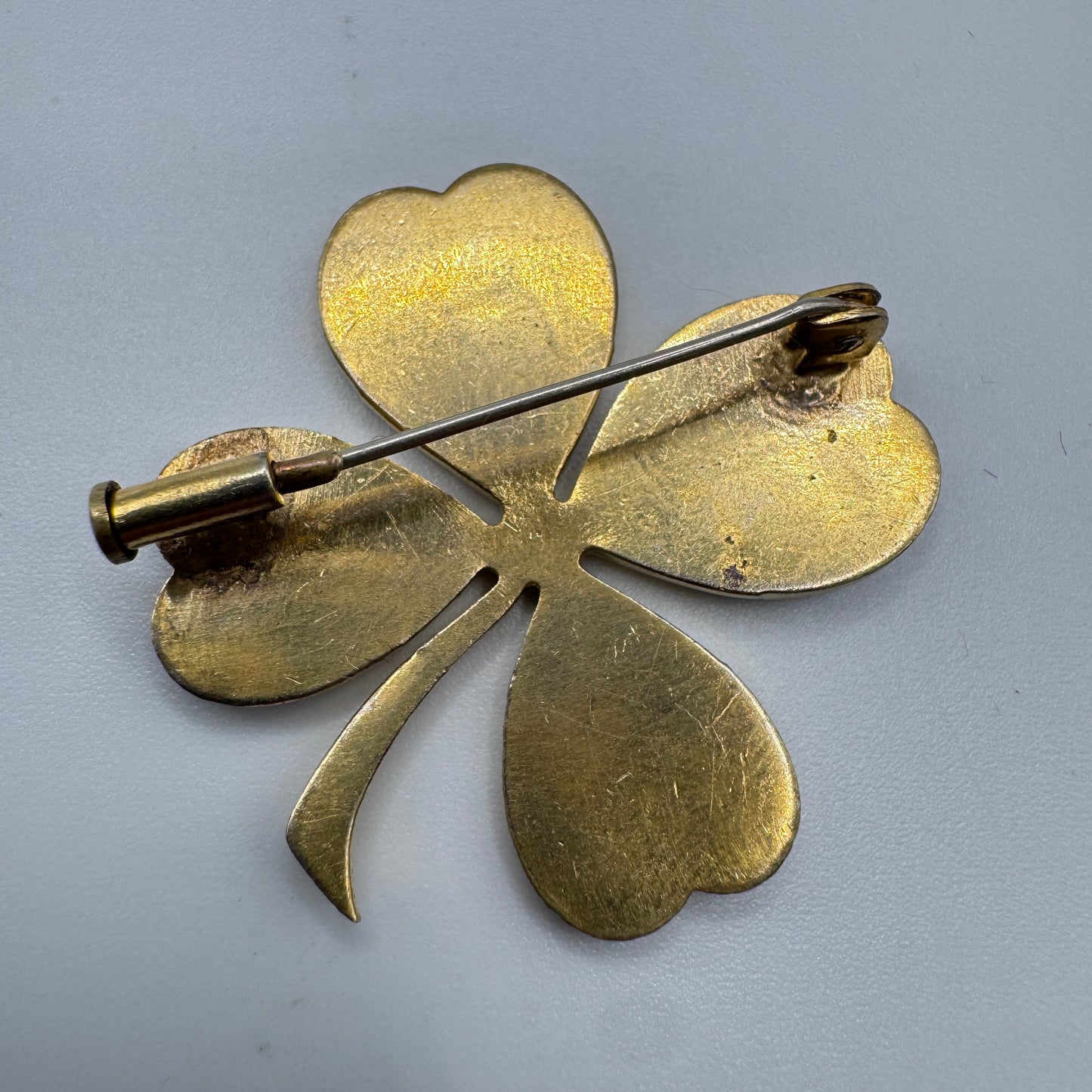 Broche ancienne porte bonheur « trèfle à 4 feuilles »