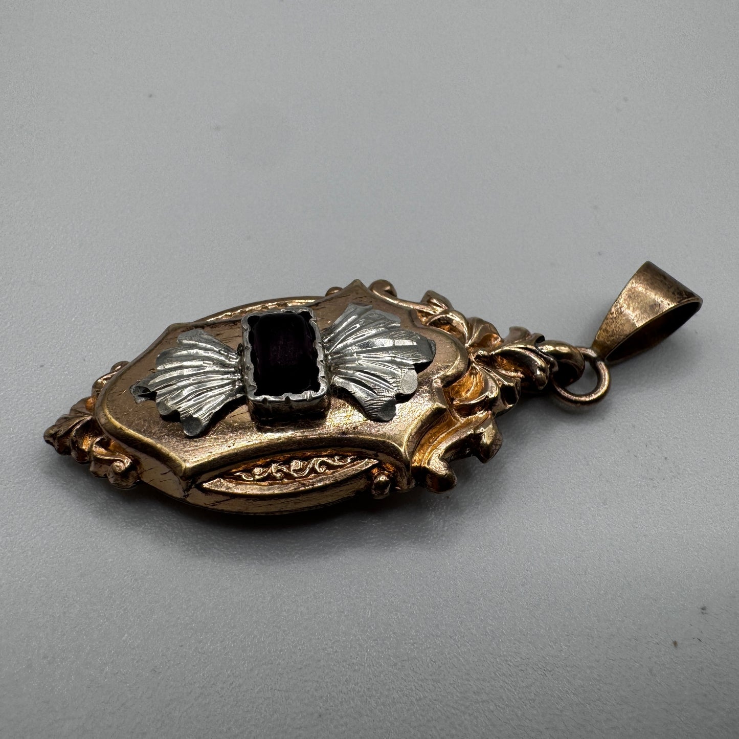 Pendentif ancien porte photo ou relique - plaqué or