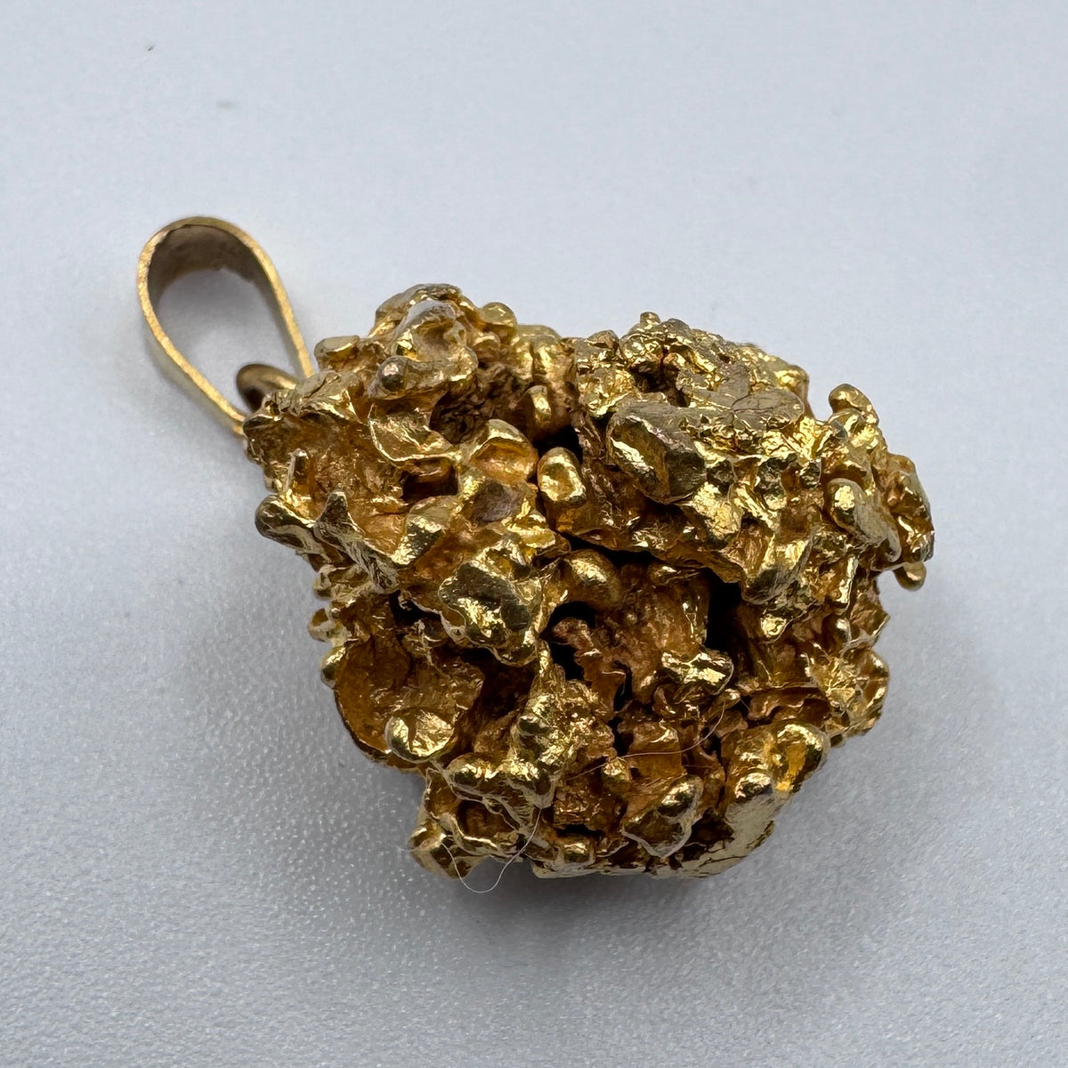 Joli Pendentif ancien porte bonheur « pépite » - plaque or