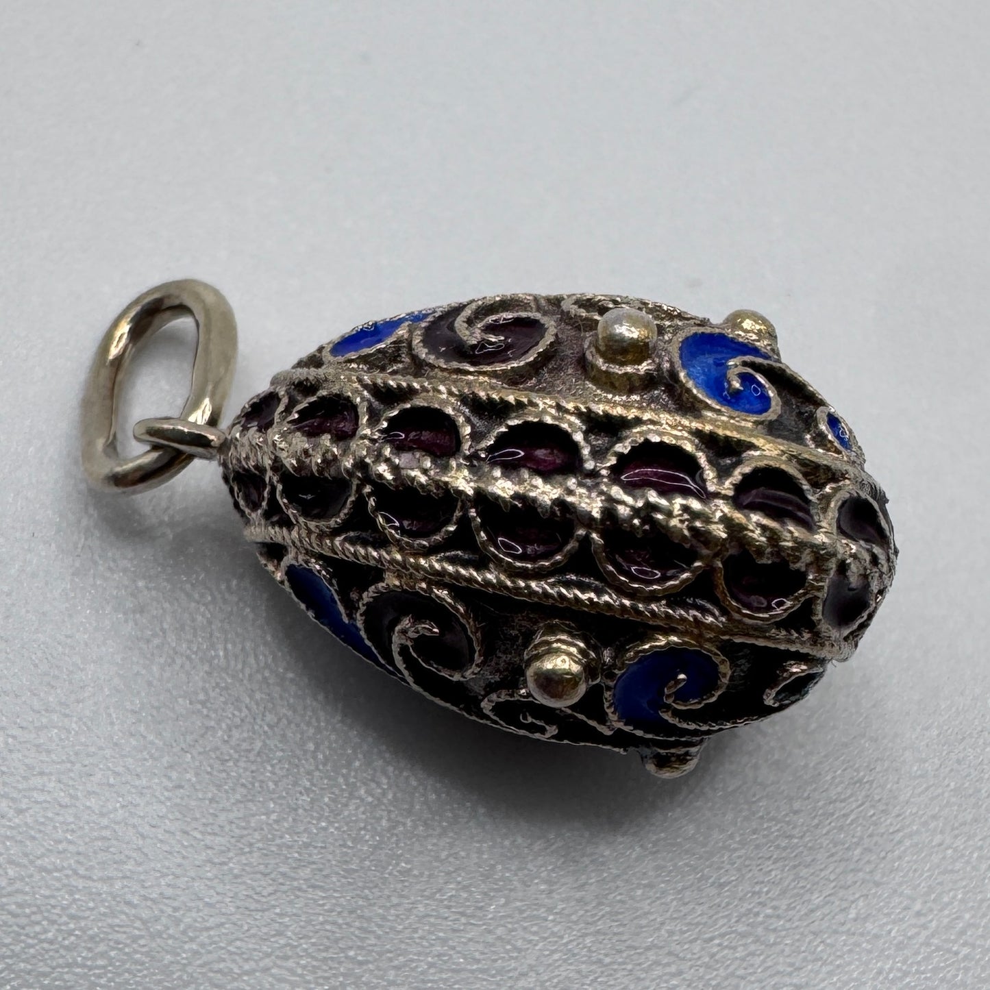 Rare Pendentif ancien Russe dans le goût de Fabergé « œuf » - argent massif émaillé
