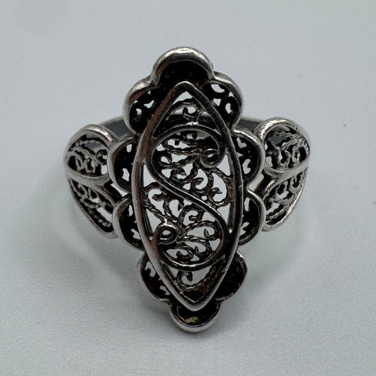 Bague ancienne en argent filigrané