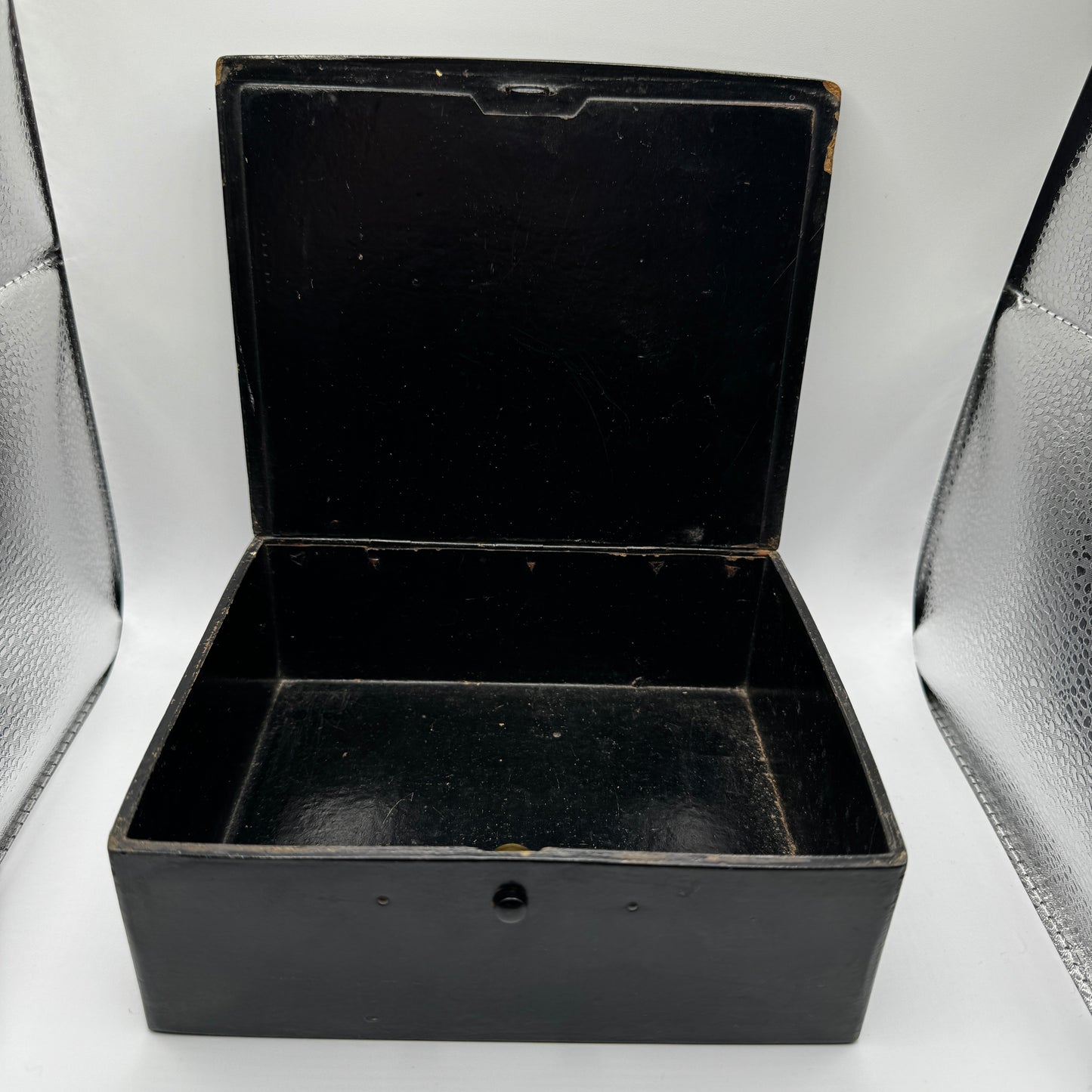 Coffret Napoléon III en carton bouilli laqué - décor japonisant