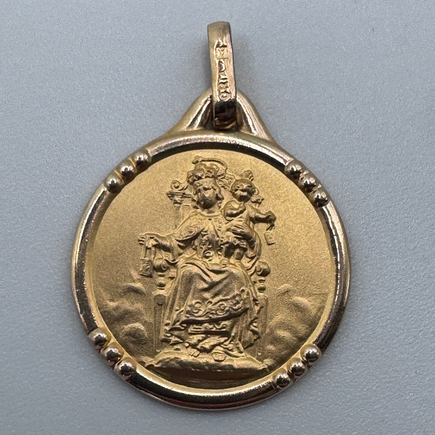 Superbe médaille religieuse ancienne plaqué or ORIA « notre Dame du Mont Carmel » - neuf stock ancien bijoutier