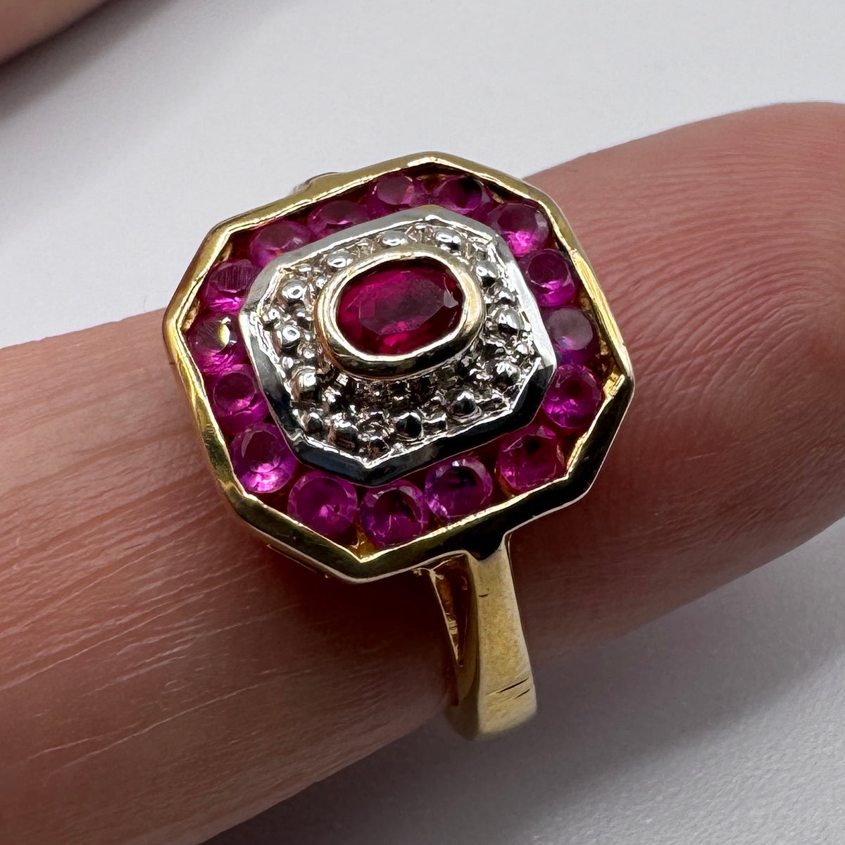 Bague en plaqué or et rubis