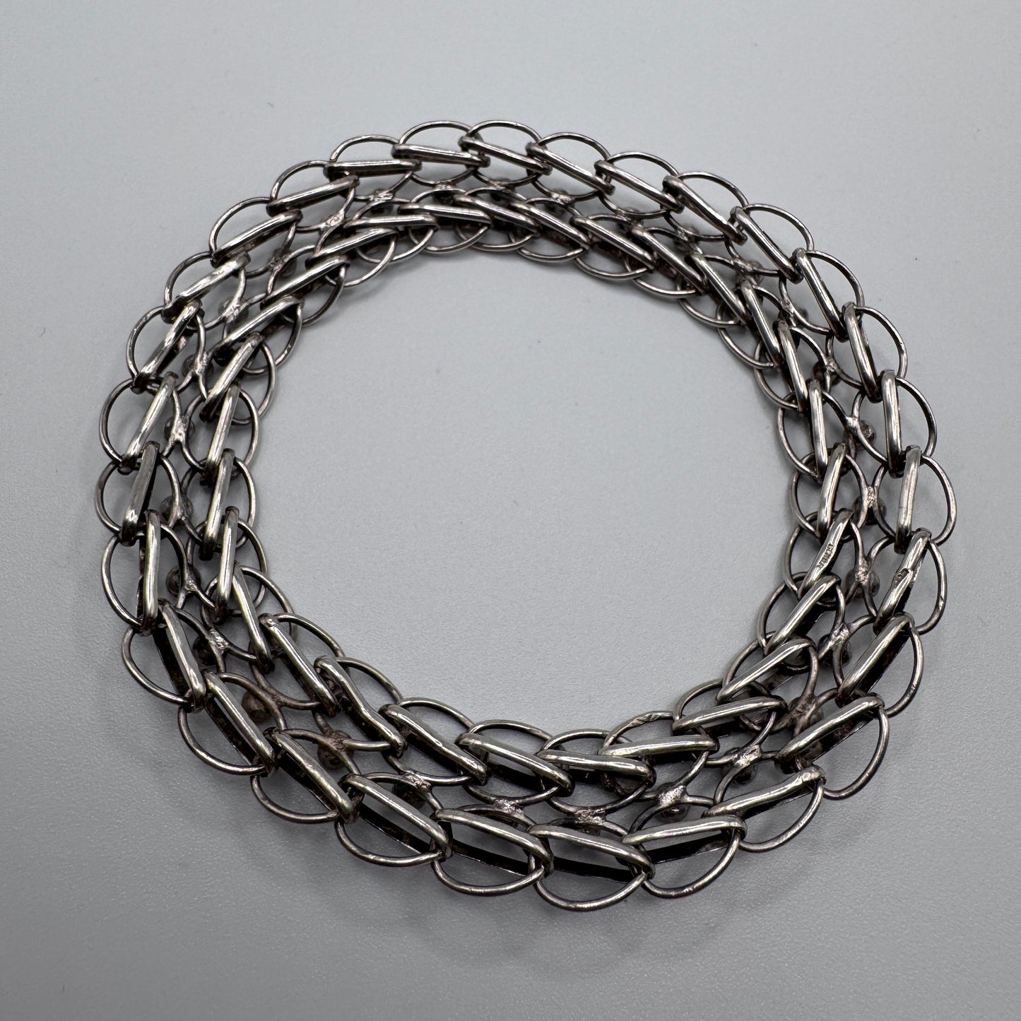 Bracelet ancien en argent massif