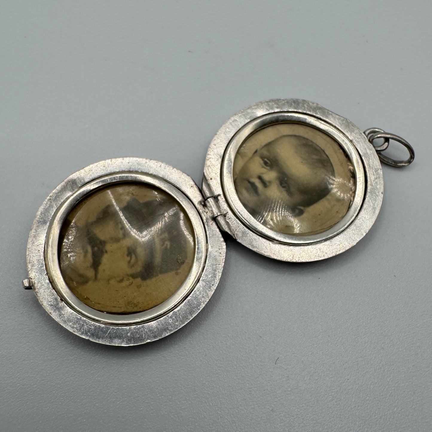 Pendentif ancien porte photo ou relique ART NOUVEAU - Argent massif