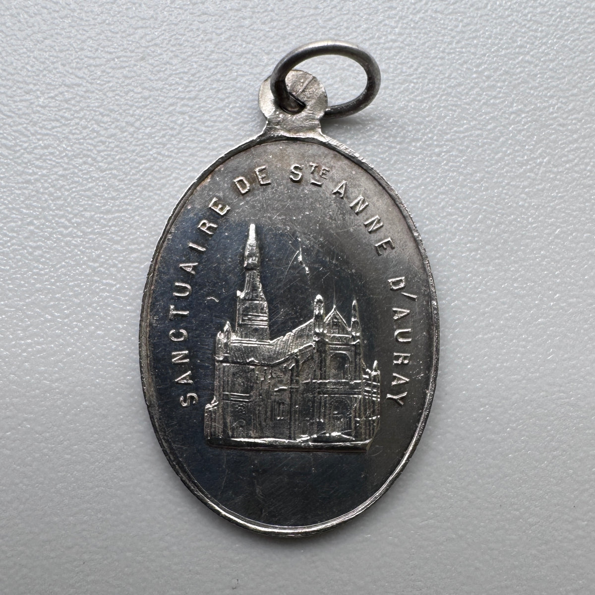 Petite Medaille religieuse ancienne « Sainte Anne D’Auray » - argent