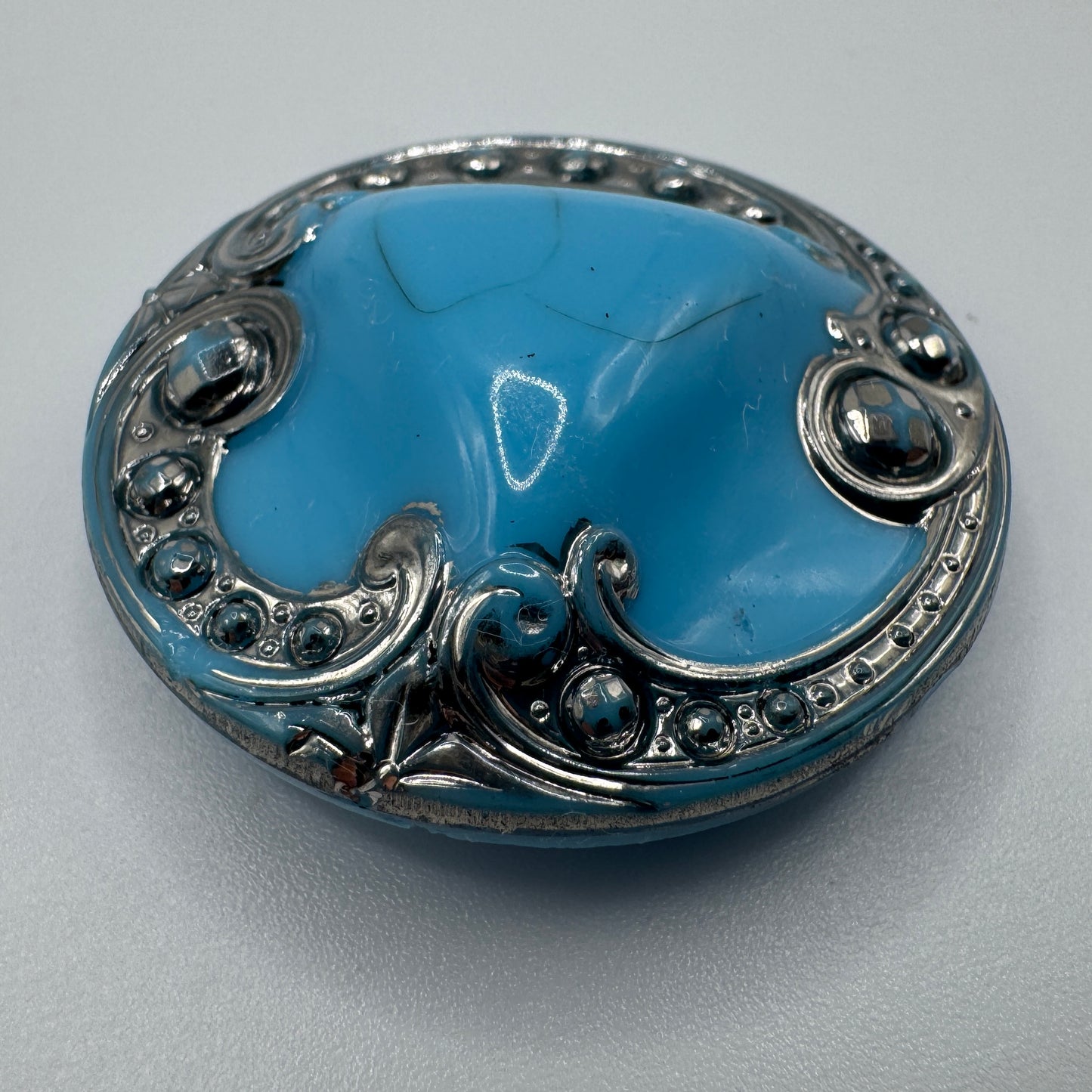 Grand Bouton ancien en pâte verre moulé XIXe
