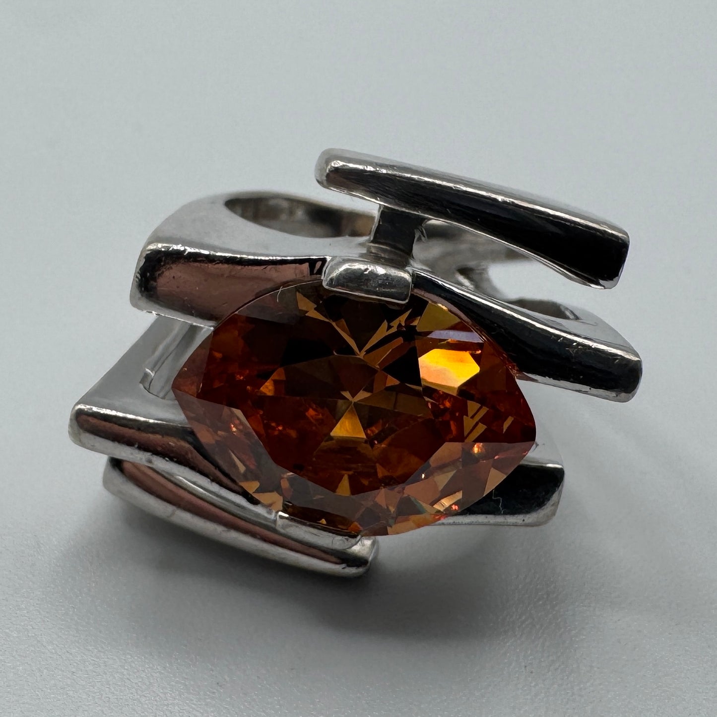 Grosse Bague en argent et verre taillé