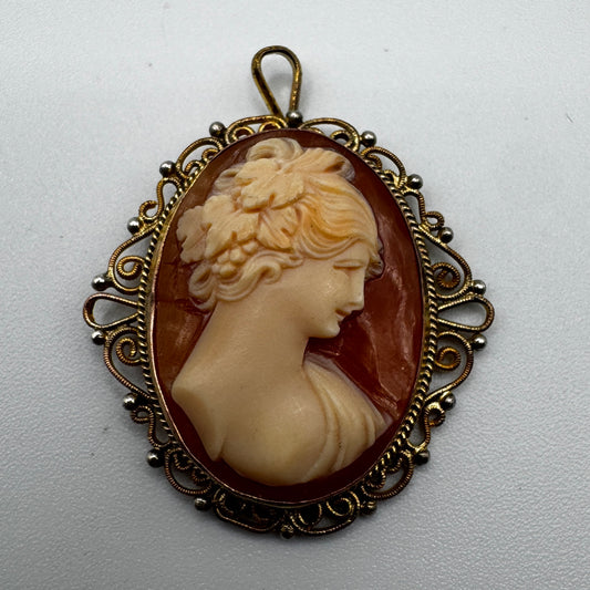 Pendentif ancien camée - monture doré