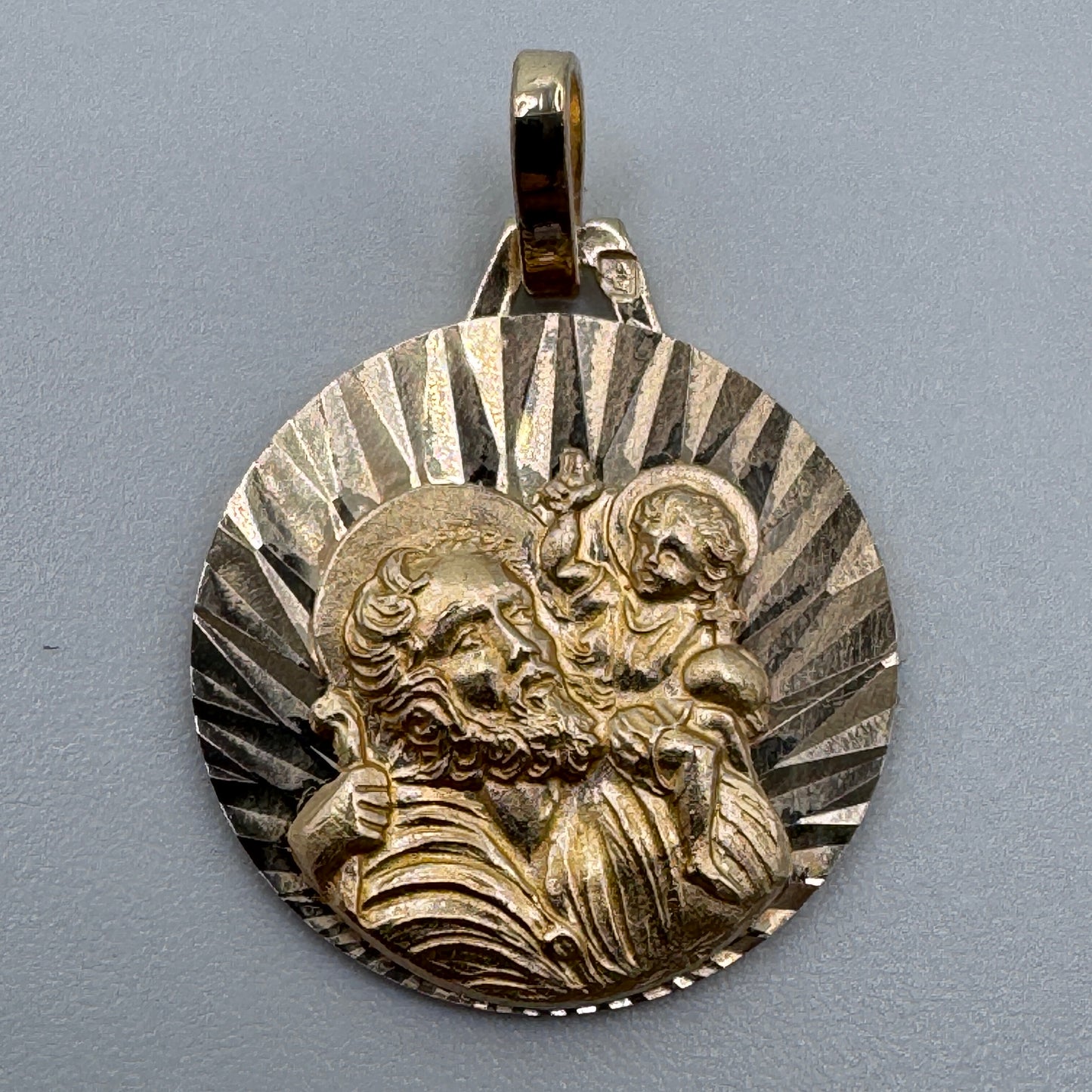 Superbe médaille religieuse ancienne plaqué or « Saint Christophe » - neuf stock ancien bijoutier