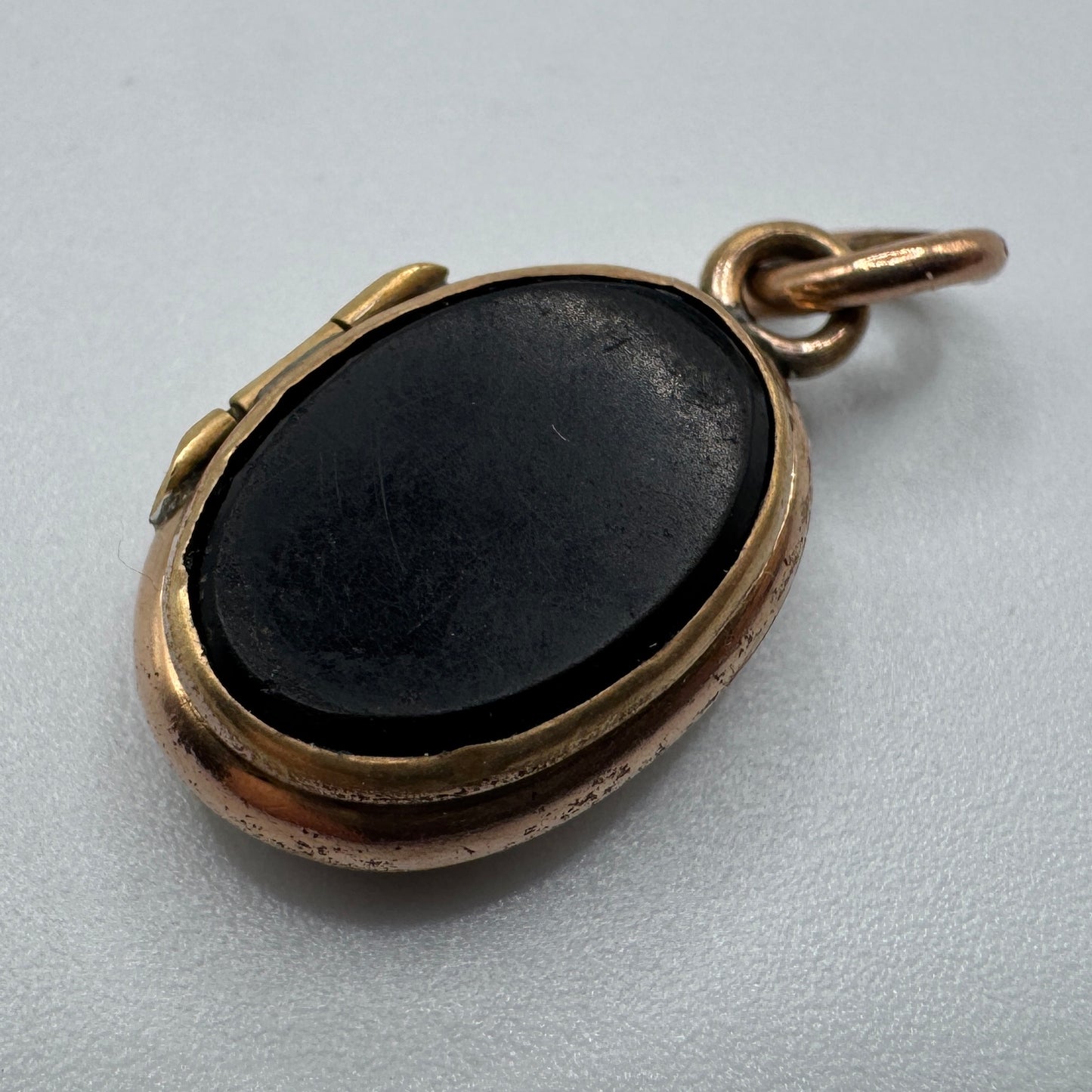 Petit Pendentif ancien porte photo ou relique - plaqué or