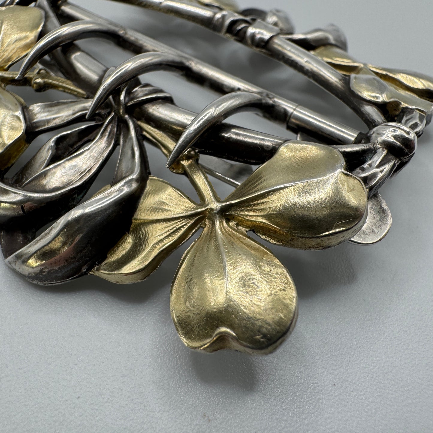 Boucle de ceinture ancienne en argent- style Art Nouveau, motif trèfles