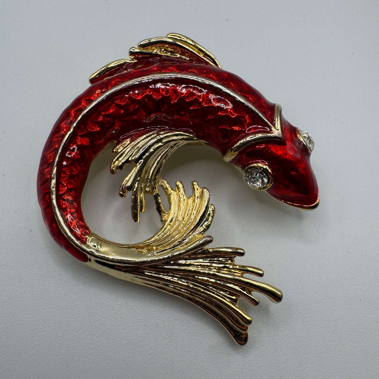 Broche Vintage « carpe Koi » - métal doré