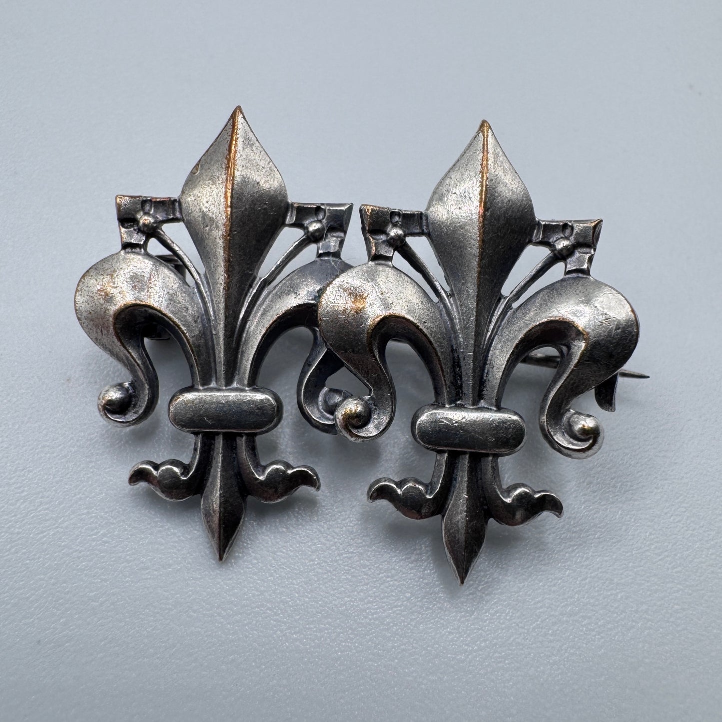Broche Ancienne « fleurs de Lys » - Métal Argenté