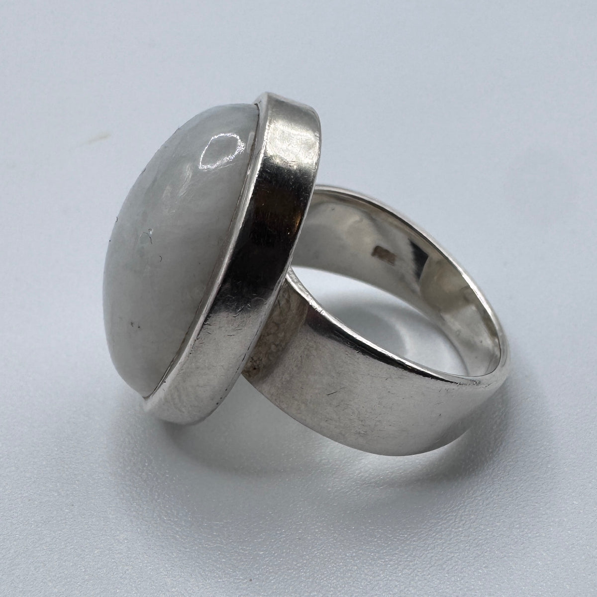 Grosse Bague en argent et pierre de Lune