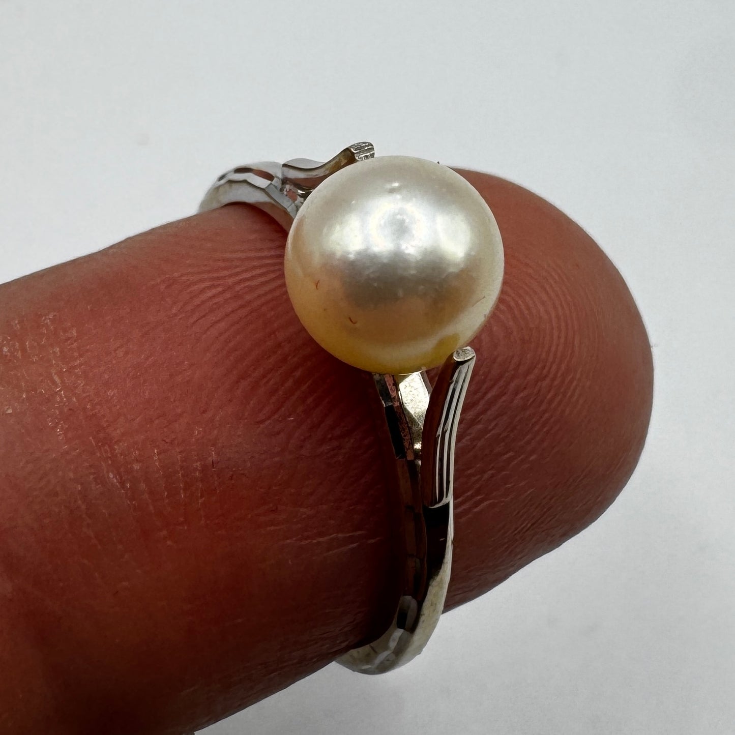 Bague ancienne en or 18 carats et perle de culture