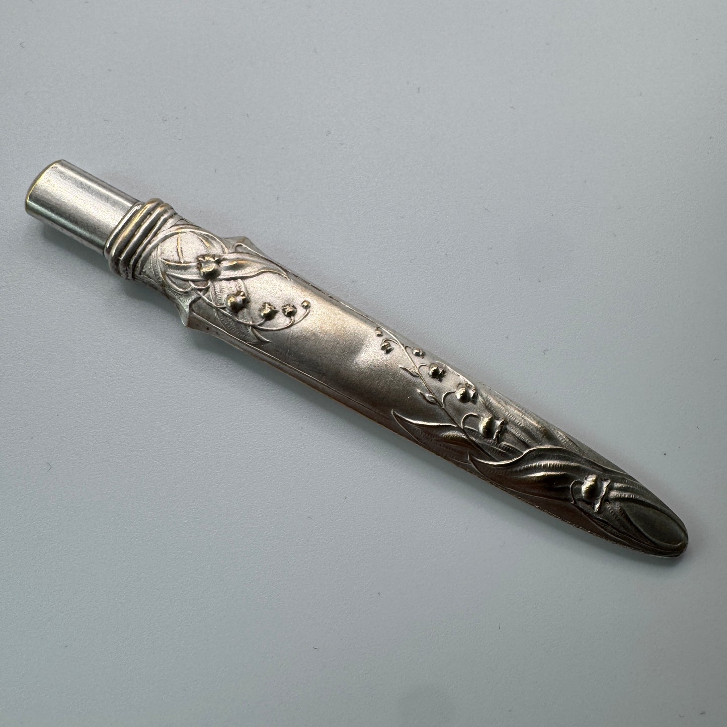 Porte crayon ancien Art Nouveau - décor muguet