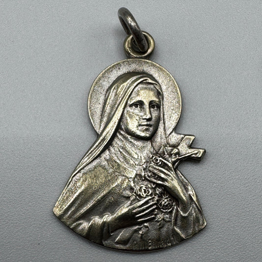 Médaille religieuse ancienne « Sainte Thérèse »