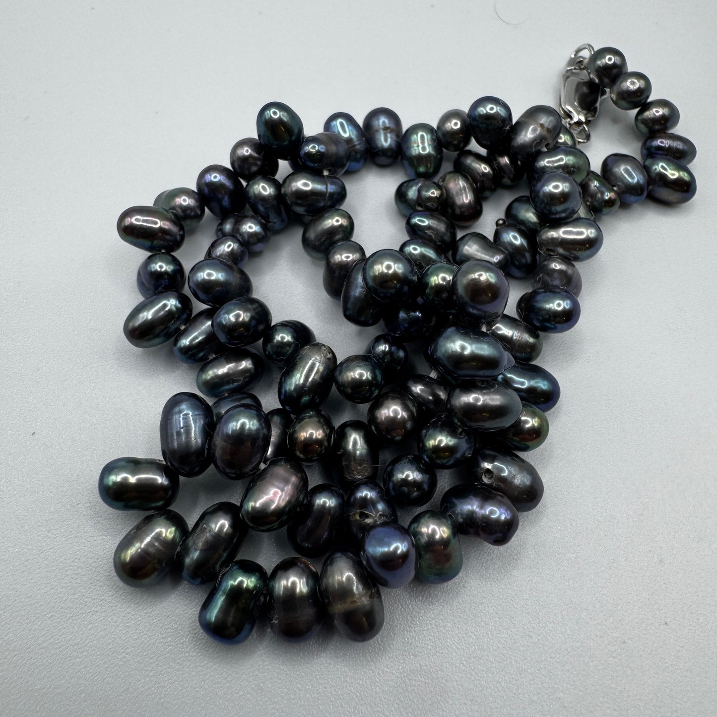 Joli collier de perles véritables