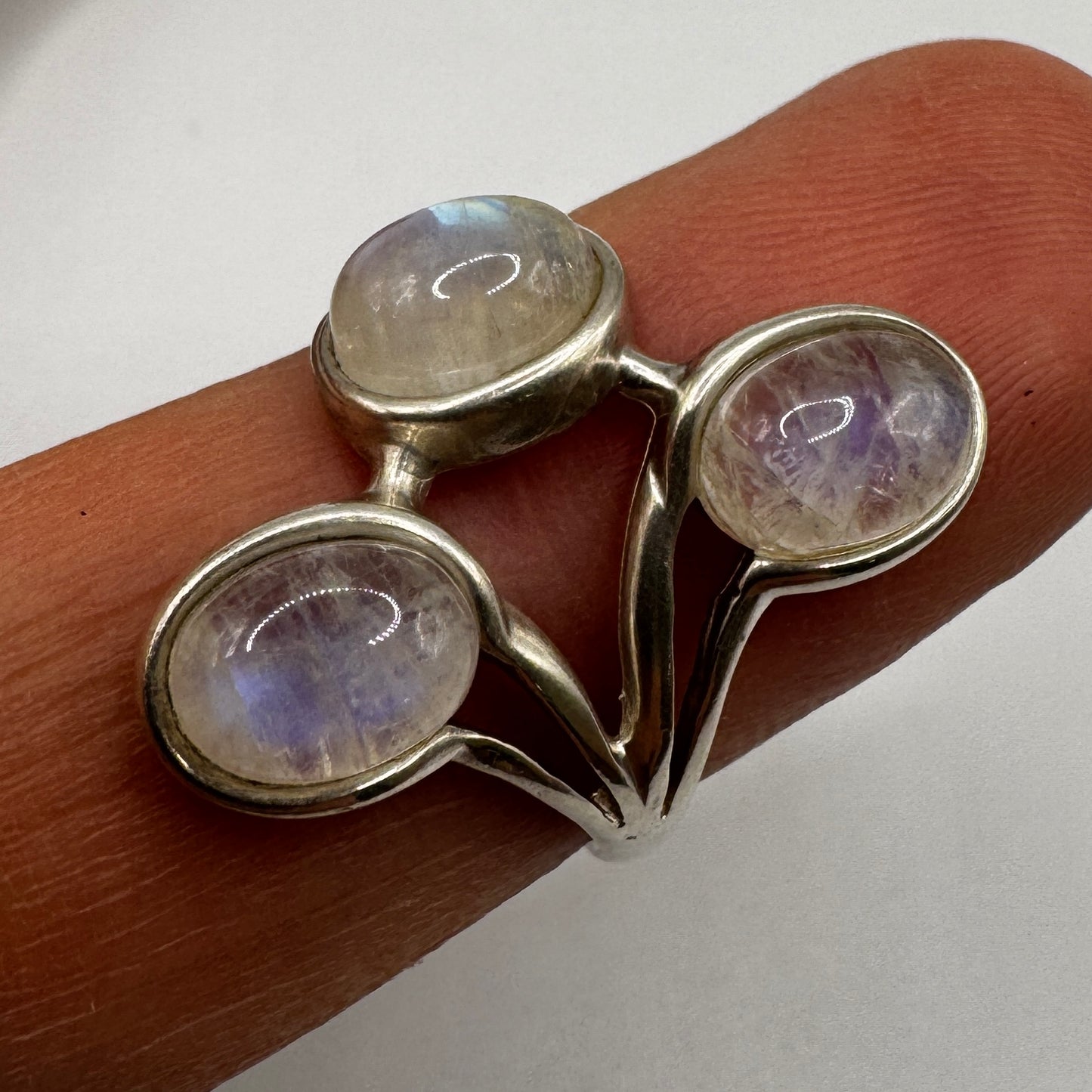 Bague en argent et pierre de Lune