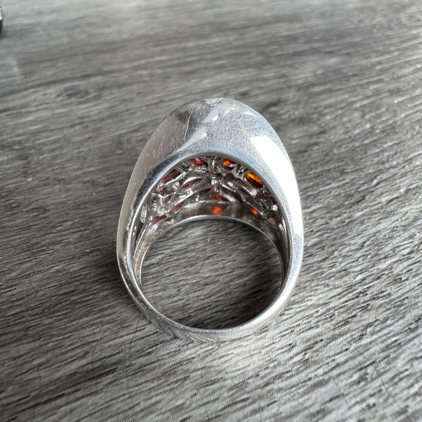 Bague en argent et pierres taillées