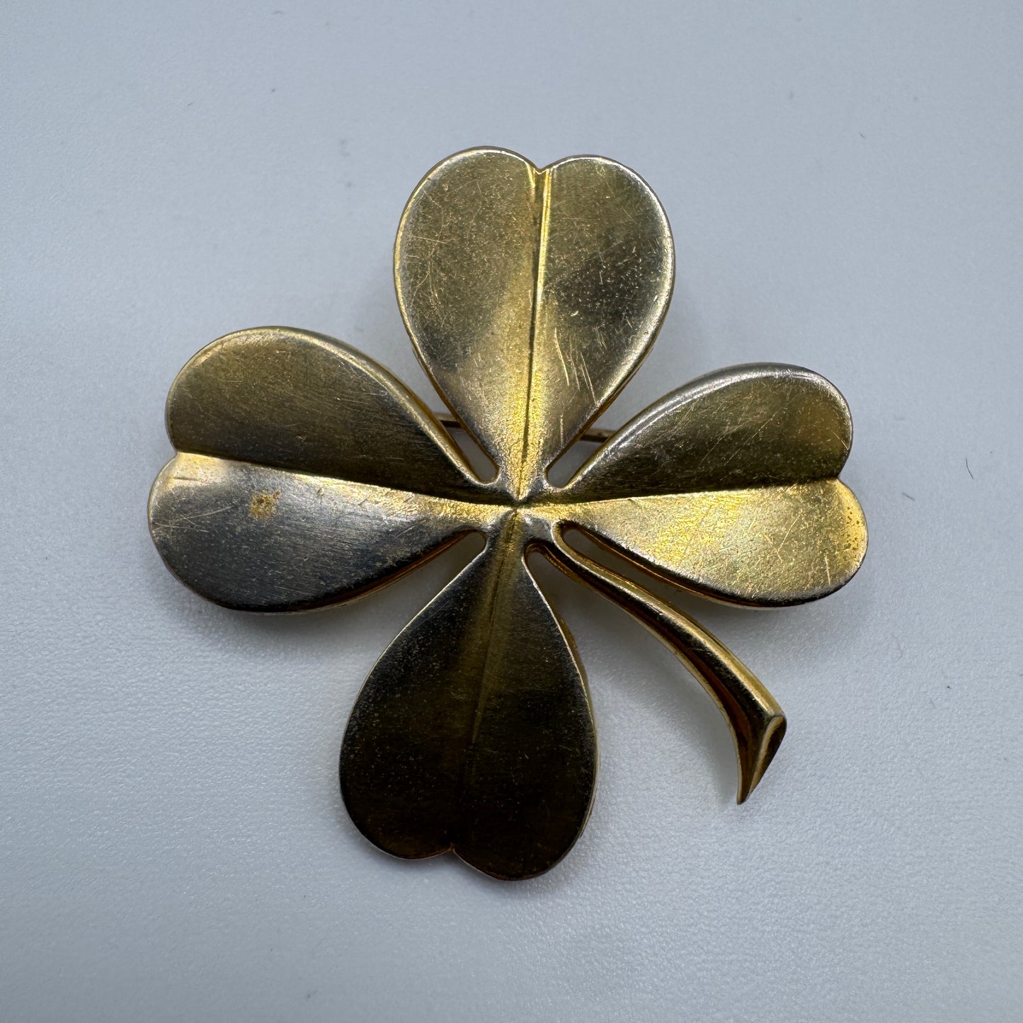Broche ancienne porte bonheur « trèfle à 4 feuilles »