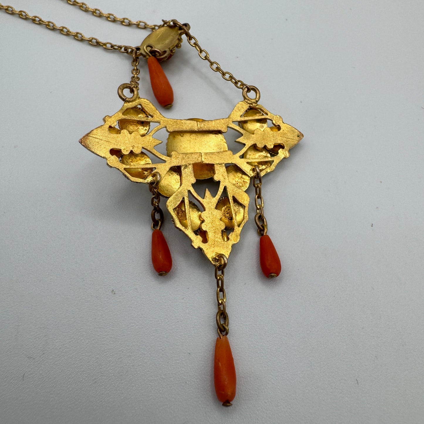 Collier Art Nouveau - métal doré et corail