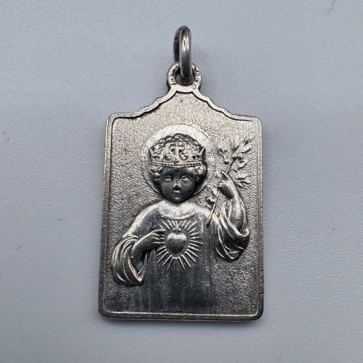 Médaille religieuse ancienne « Jésus enfant Roi d’amour »