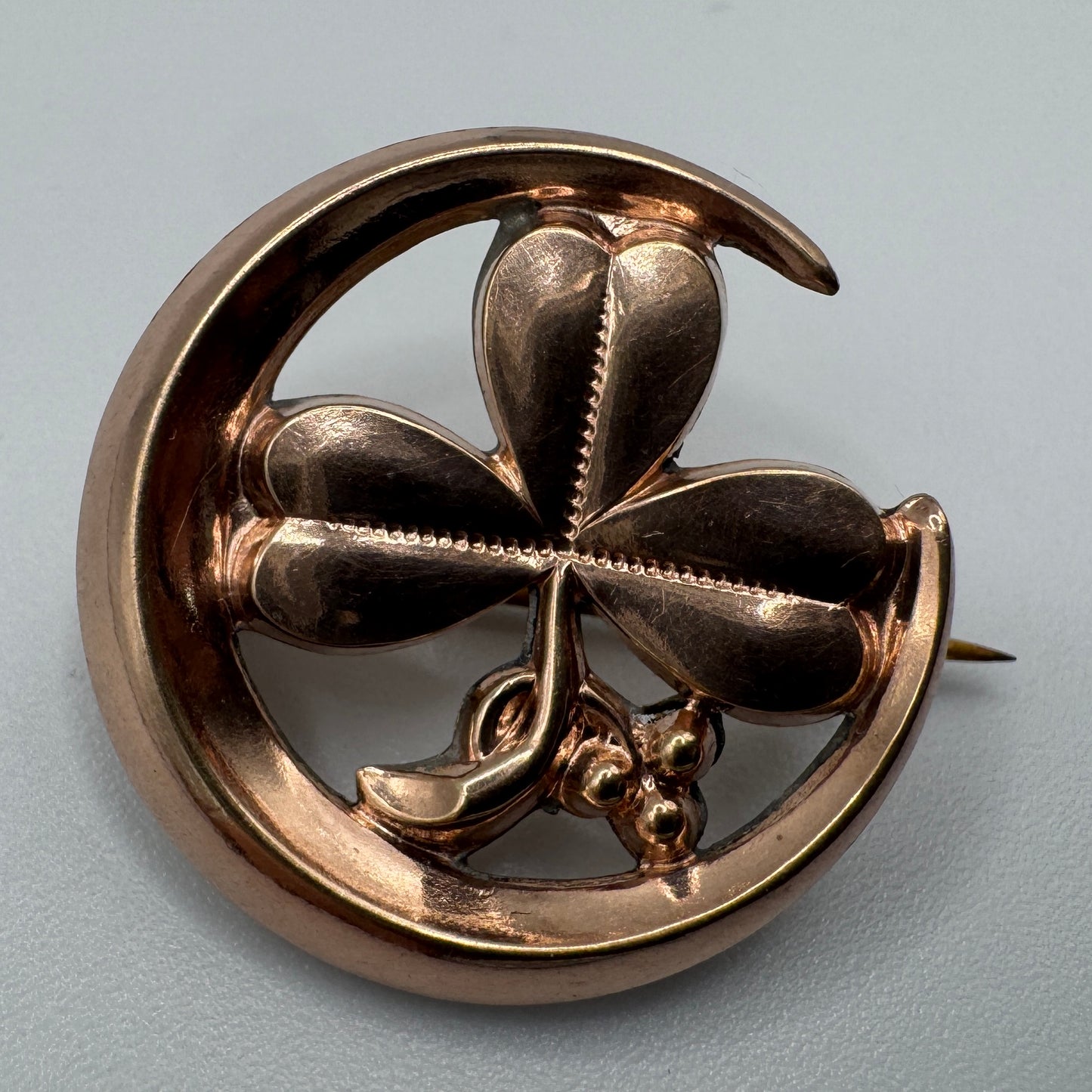 Broche ancienne « trèfle » vers 1900 - plaqué or - porte-bonheur