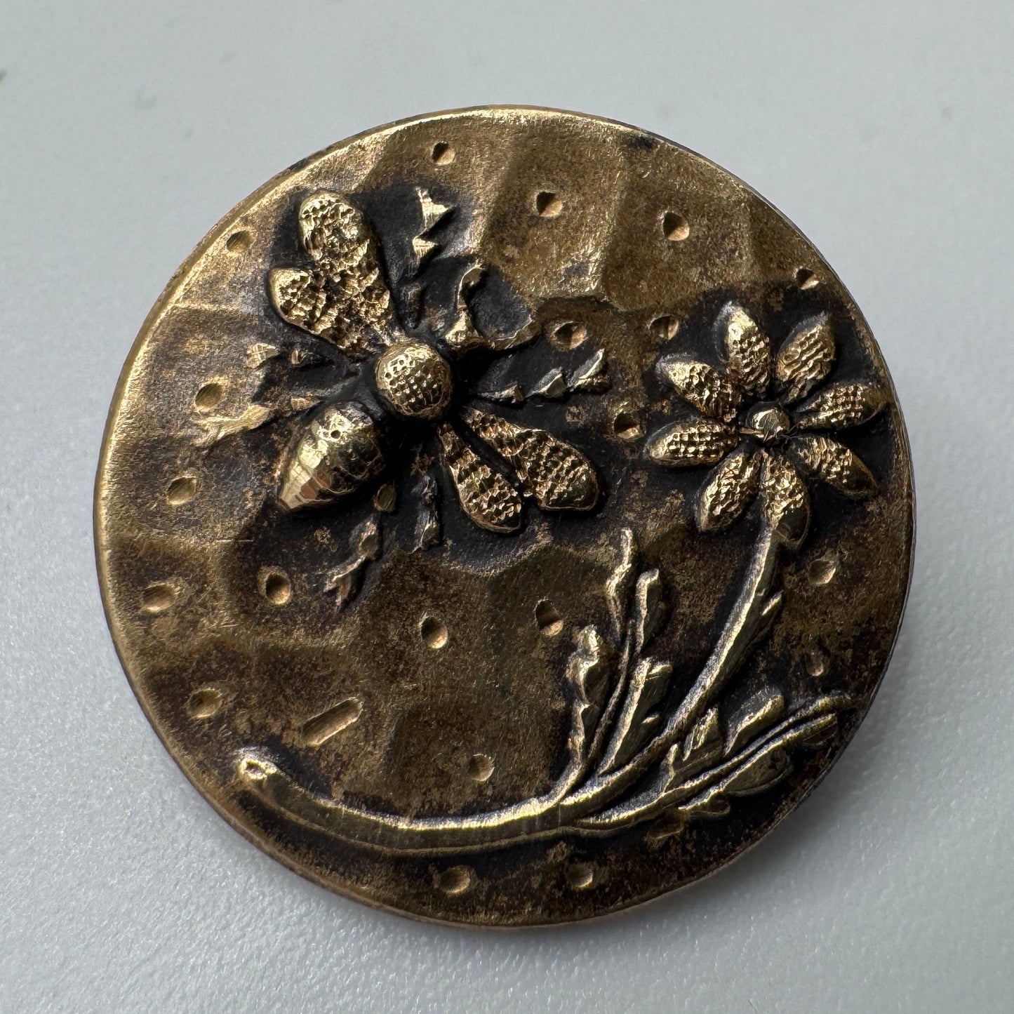 Bouton ancien en bronze vers 1900  - « l’abeille »