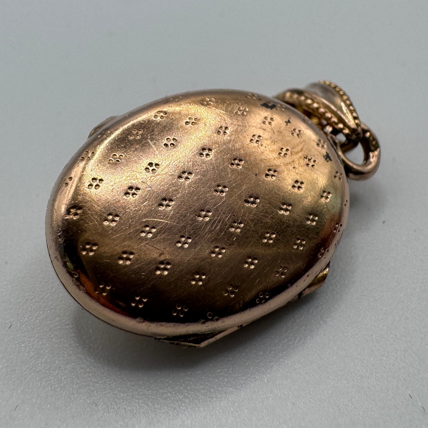 Pendentif ancien vers 1900 - porte photo ou relique - plaqué or